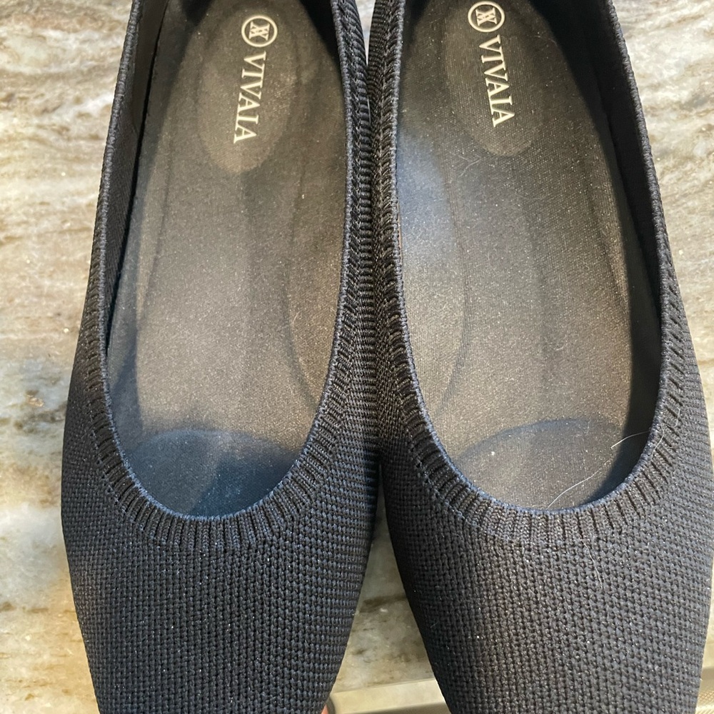 Versatile comfortable black Vivaia flats - like new